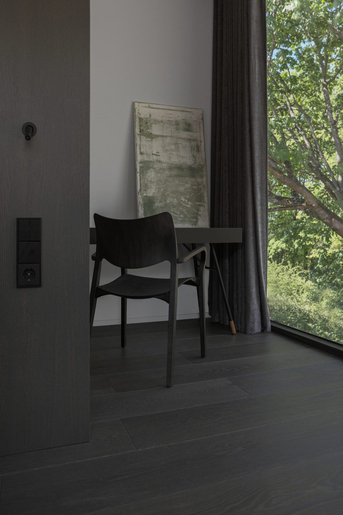 Prabangus tamsus interjeras dizaineris kaune